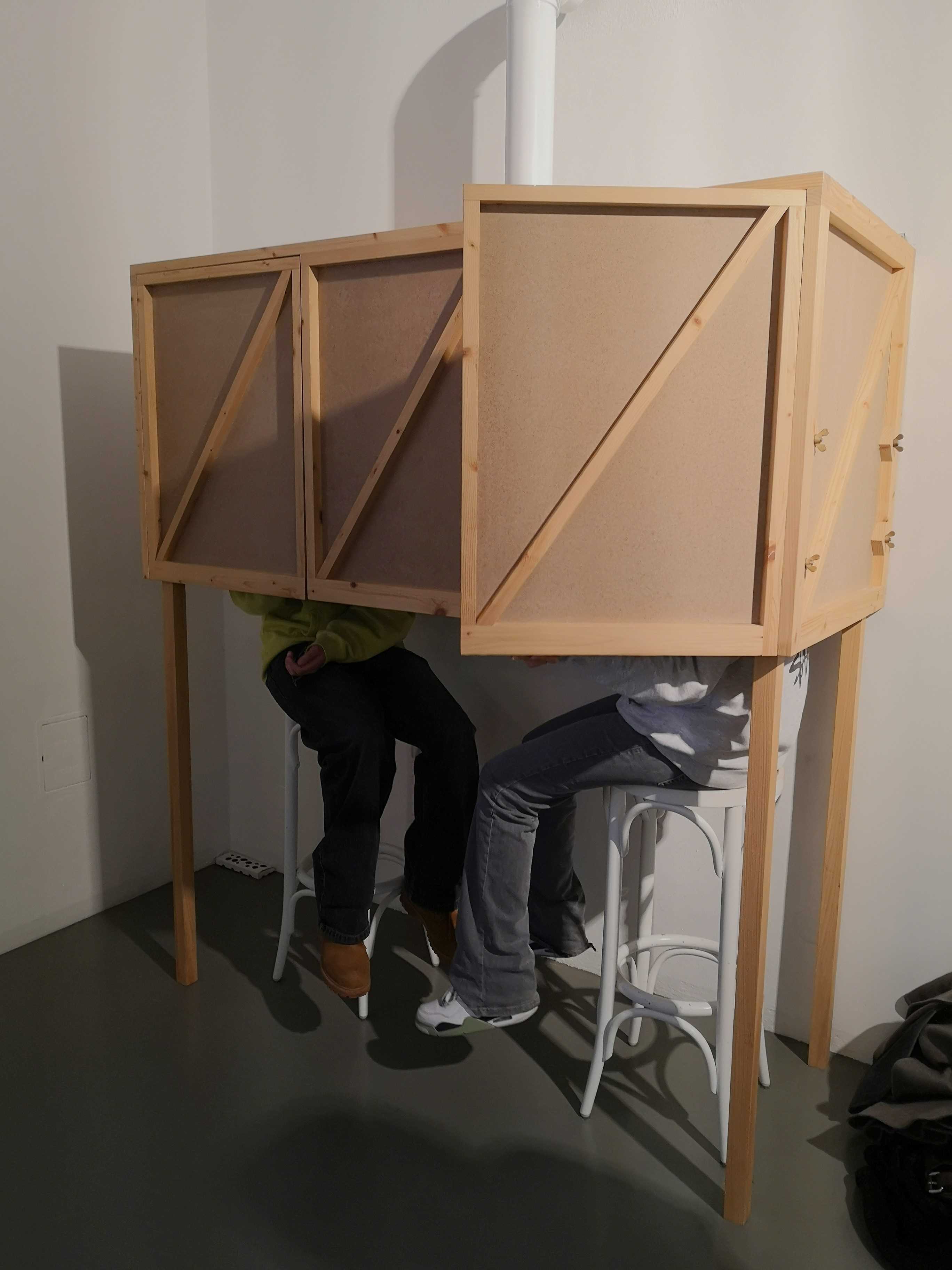 SchuelerInnen in der privaten Bar